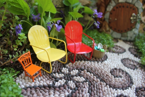 Fairy garden lawn chairs Fairy house miniatures at beneaththeferns.w... #Fairyhouse #fairygarden #miniature #beneaththeferns